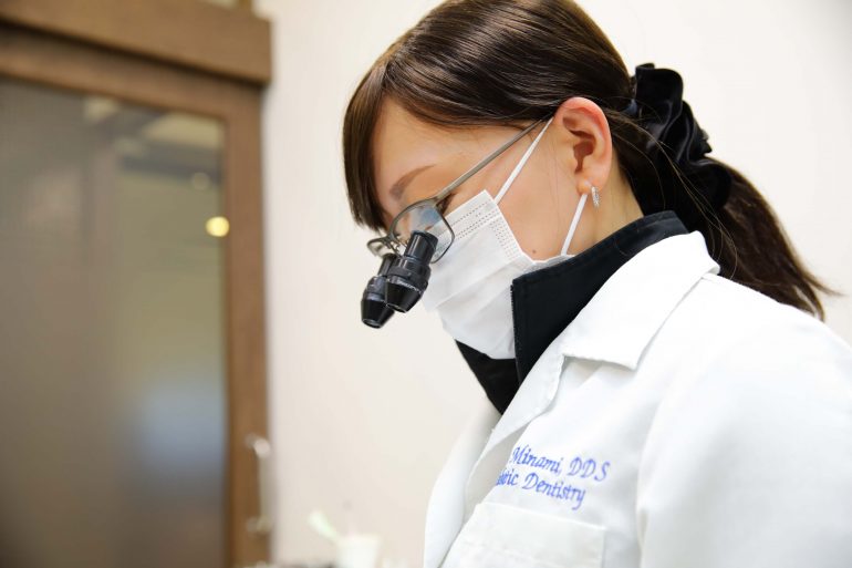 拡大鏡による精度が高い治療